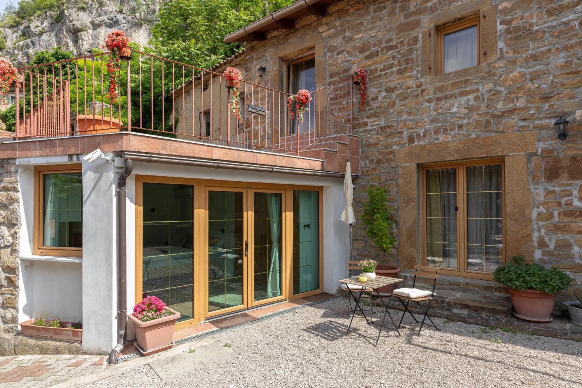 Under The Rock House In Osp With Hot Tub Apartment Luaran gambar