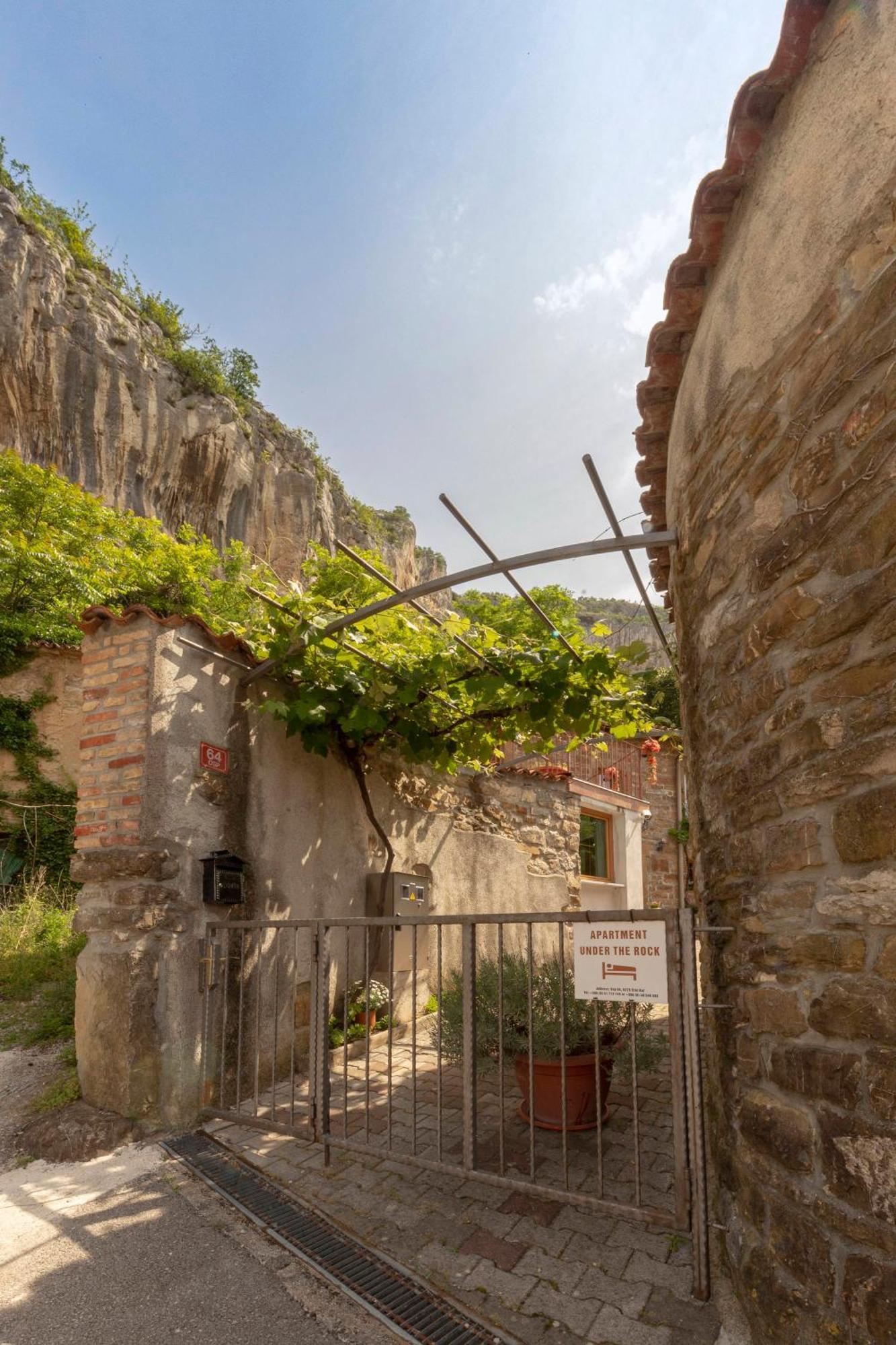 Under The Rock House In Osp With Hot Tub Apartment Luaran gambar